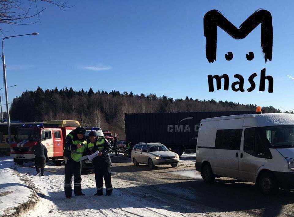 Поблизу Москви зіткнулися фура та аавтобус з українцями, є постраждалі - ЗМІ