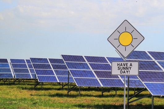 Сонце у розетці: на чисту енергію вже планують переходити навіть нафтовидобувні країни
