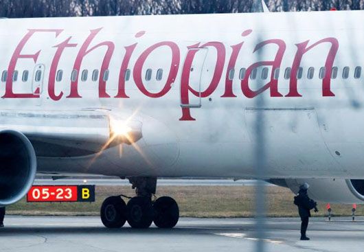 У катастрофі літака в Ефіопії дивом не загинули двоє людей: запізнились на рейс