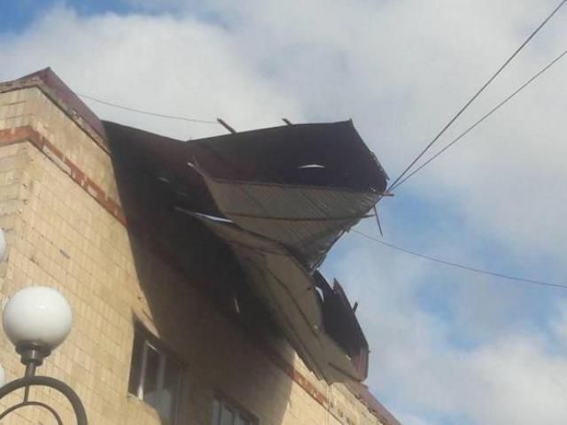 Буревій в Україні вже убив двох людей, четверо в лікарні