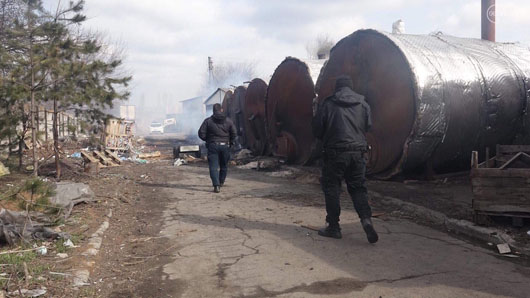 Маріупольці задихаються від викидів підприємства з виробництва деревного вугілля
