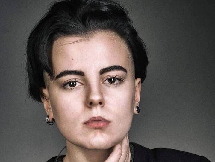 19-річну Риту Бондар видворили з України за роботу на пропагандиста Кисельова