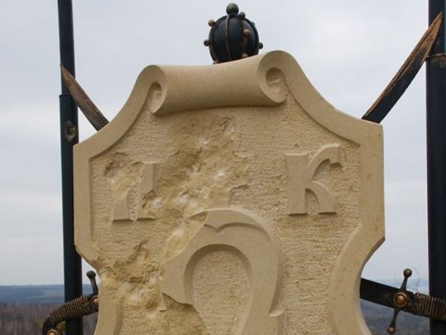 Пам’ятник гетьману Петру Сагайдачному в Трахтемирові розстріляли вандали