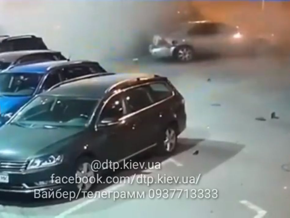 Вибух автівки в Києві: травмований чоловік закладав бомбу (відео)