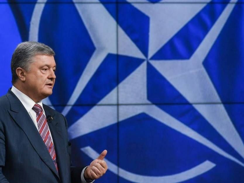 У команді Порошенка заявили, що йому підходить дата дебатів Зеленського