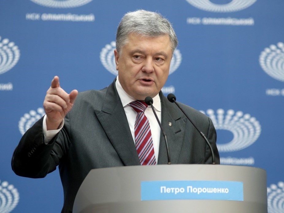 Порошенко попередив про кризу від повернення «Приватбанка» Коломойскому