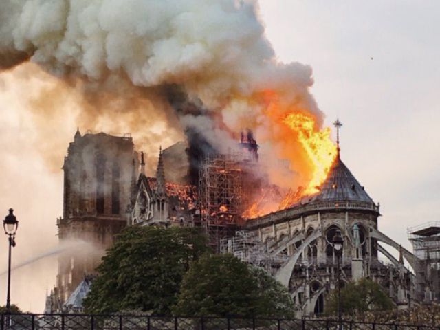 Пожежа в Парижі: чому згорів дерев'яний купол Нотр-дама