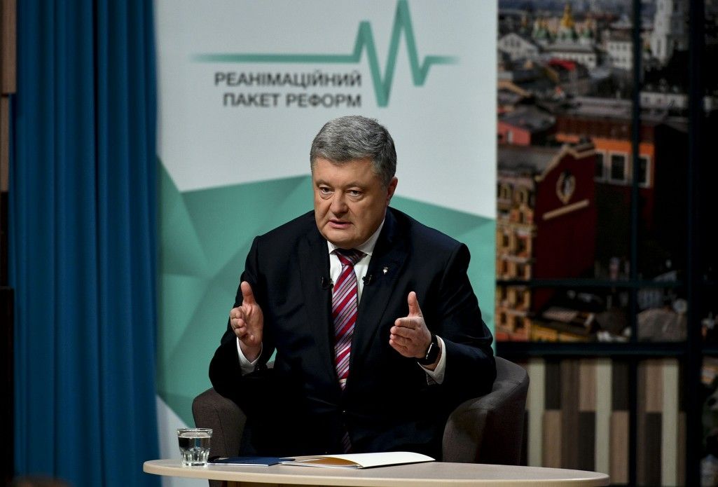 Порошенко: 30% виборців Зеленського впевнені, що їх ведуть у Росію, інші 30% – що в ЄС