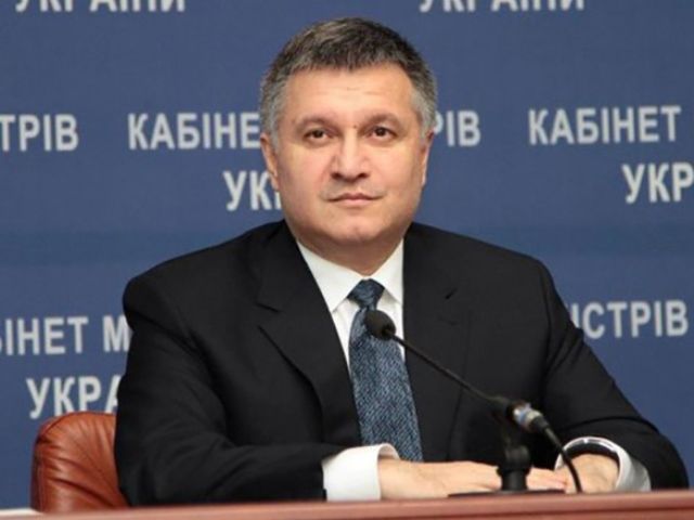 Аваков чекає штаби Порошенка й Зеленського в МВС для розмови про дебати