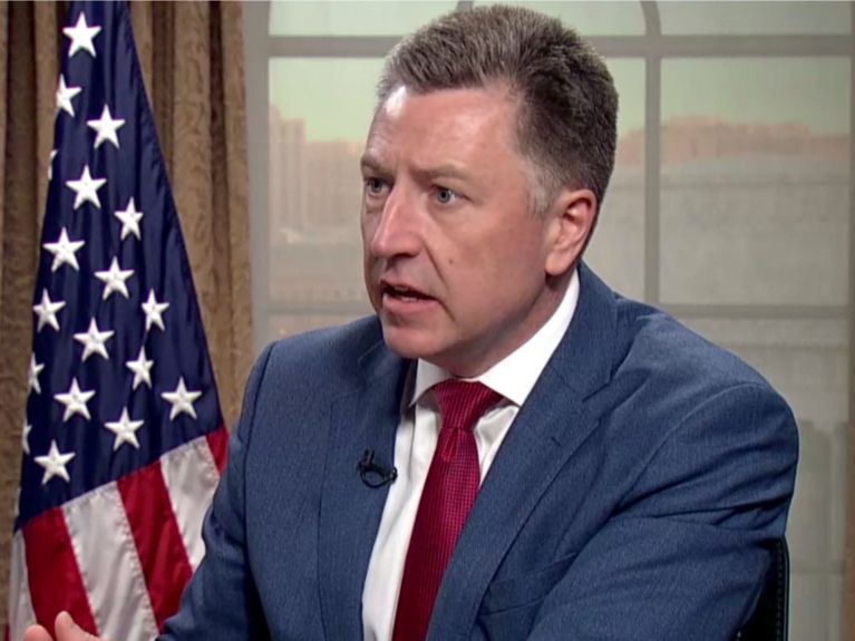 Курт Волкер виступив за прямі переговори Зеленського та Путіна