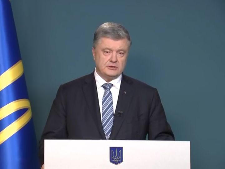 Петро Порошенко вимагає нових санкцій за паспорти Росії для ОРДЛО