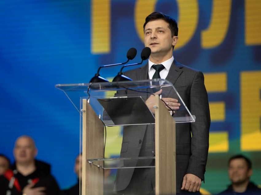 У Зеленського заявили, що видачею паспортів в ОРДЛО Росія визнала себе окупантом