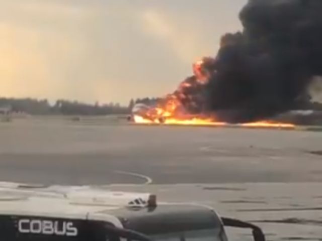 У Москві в «Шереметьєво» загорівся літак з 78 людьми: загинули 41