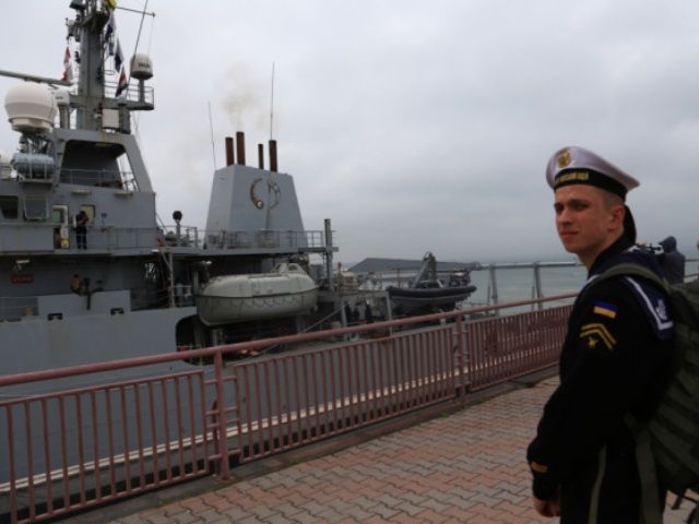 Розвідувальний корабель Британії вдруге після нападу Росії в Азові прибув до Одеси (фото)
