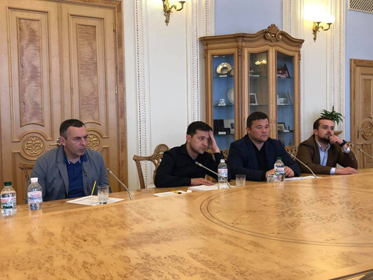 Суботня розмова: чому Зеленський хоче провести інавгурацію саме 19 травня та чи планує розпускати Раду