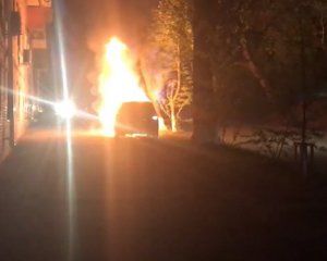Головному редактору каналу ТВі Володимиру Єгорову спалили авто