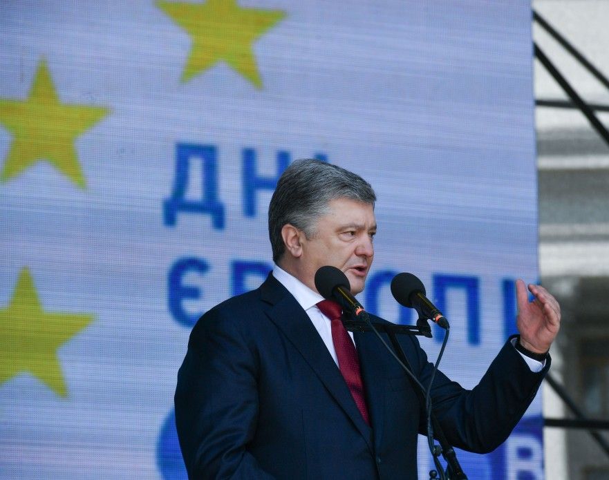Порошенко сподівається, що Зеленський продовжить рух України до ЄС