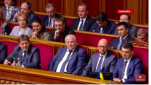 Володимир Зеленський розпустив Раду і запропонував уряду піти у відставку