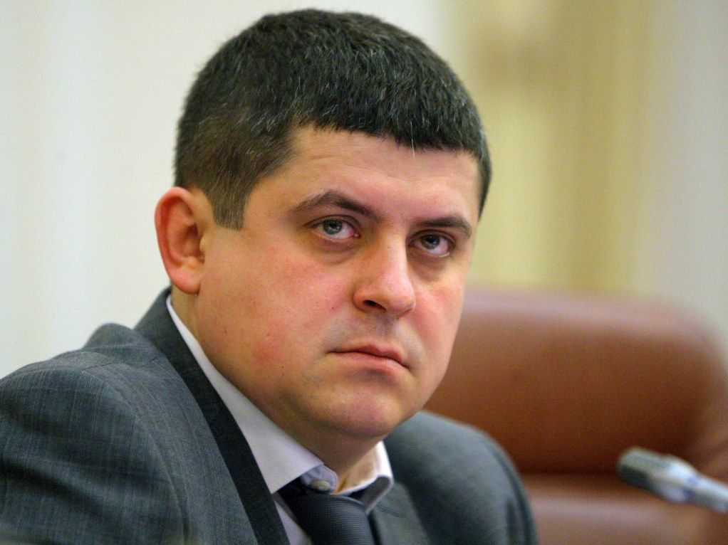 Максим Бурбак приніс на зустріч із Зеленським Конституцію