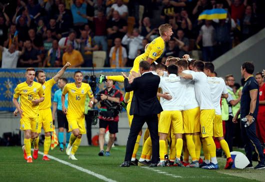 Українські збірні з футболу продовжують радувати вболівальників як грою, так і результатом