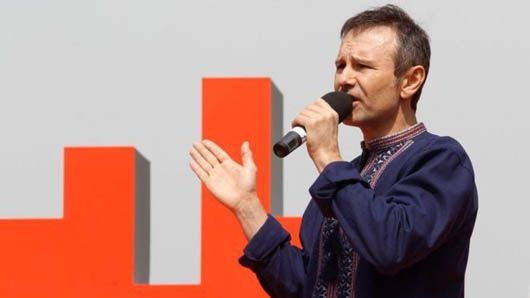 «Слуга народу» здувається, а «Голос» Вакарчука набирає сили — опитування