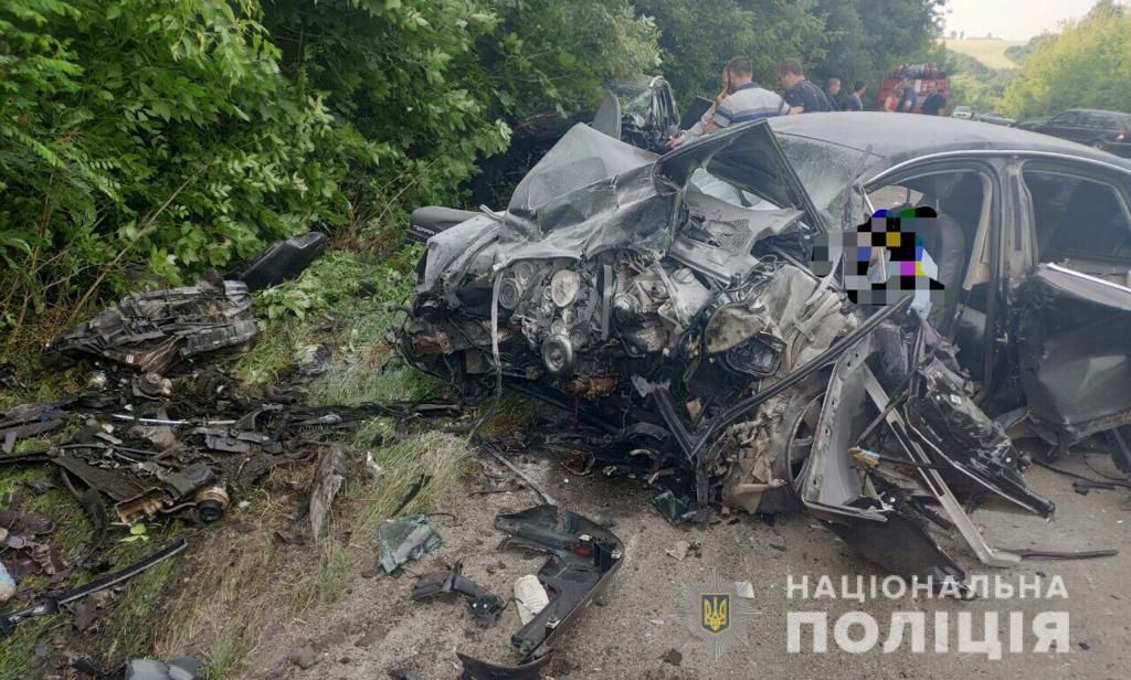 У страшній ДТП на Вінниччині загинули чотири людини і четверо поранені