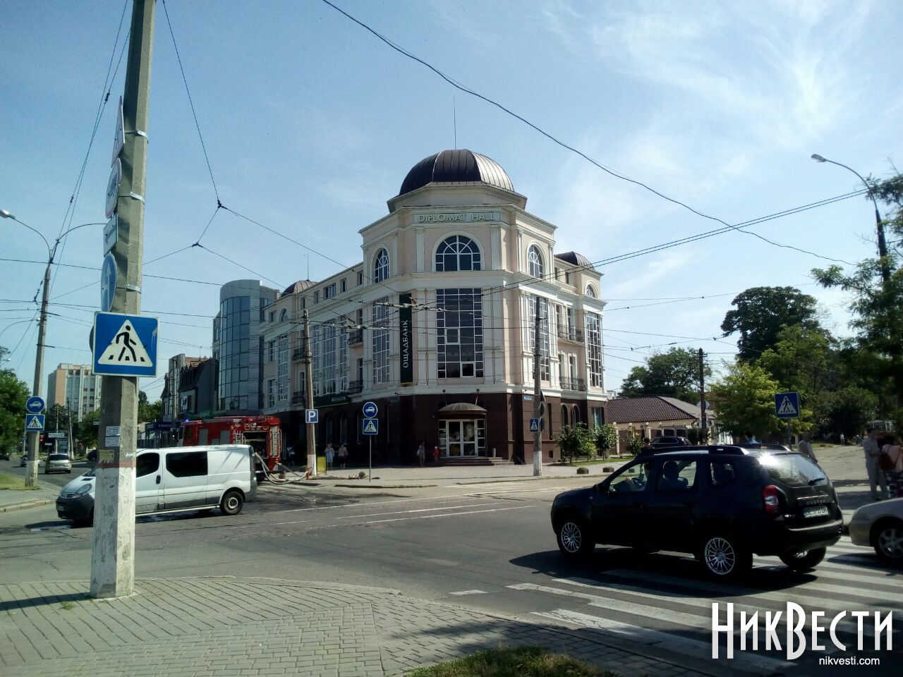 У Миколаєві шукають бомби у зоопарку, в соборі і аеропорту (фото)
