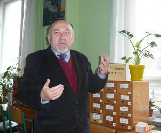 «Мить і вічність» Олексія Неживого: відомий літературознавець повертав Україні забуті та напівзабуті імена письменників