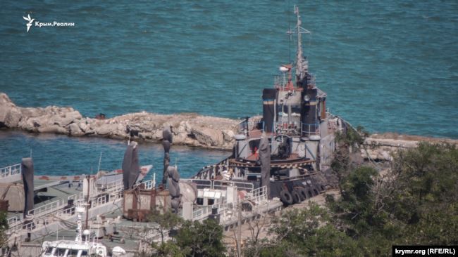 У Керчі зникли захоплені Росією українські кораблі
