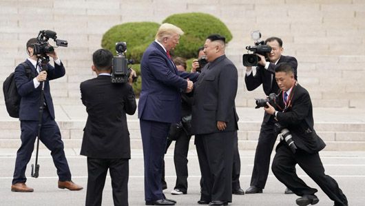 Трамп перший з президентів США ступив на територію КНДР: головні підсумки візиту