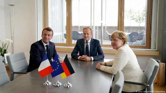 Лідери ЄС на позачерговому саміті не змогли домовитись про розподіл головних посад в Єврокомісії