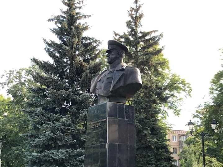 Інститут національної пам’яті звернувся до поліції та ГПУ через пам’ятник Жукову в Харкові