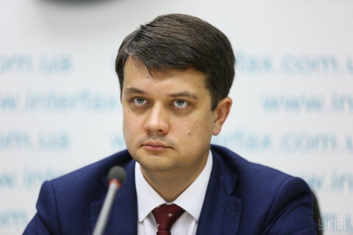 Разумков: Питання декомунізації мають вирішуватися на місцевих референдумах