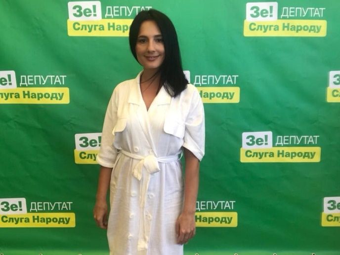 До Ради проходить дочка продюсера «Ліги сміху» з бізнесом в окупованому Криму