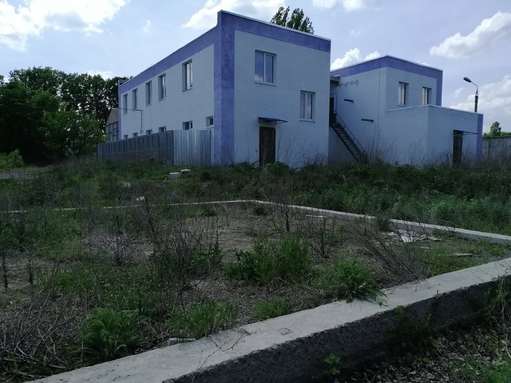 «Коштовний собачник»: В Умані третій рік будують притулок для тварин