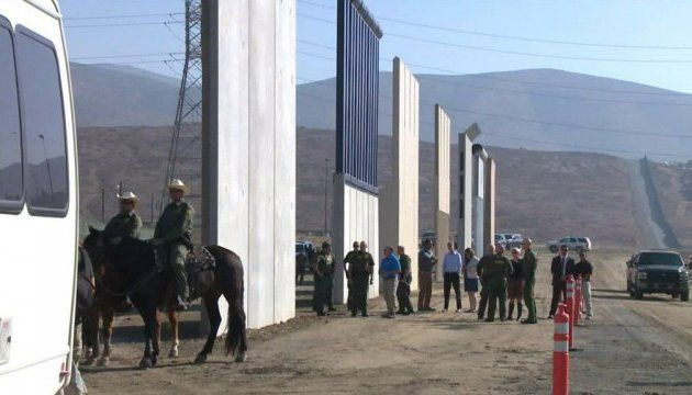 Верховний суд дозволив Трампу використати $2,5 мільярда на стіну з Мексикою
