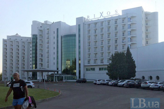 За крок до присяги: у ЦВК опрацювали 100% електронних протоколів, але «мокрі печатки» не всі