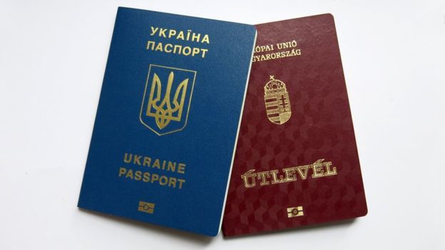 Матіос: 300 тисяч закарпатців отримали угорський паспорт
