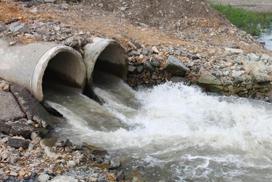 Течуть чорні води: оприлюднено топ-100 підприємств-забруднювачів водойм