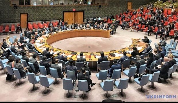 Права українців у Криму утискають через відмову від російського паспорта