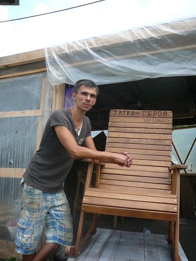 Він тут для меблів: столяру допоміг міцно стати на ноги пілотний соціальний проект «Рука допомоги»