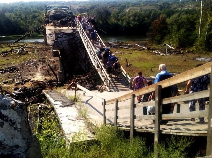 Україна припиняє демонтаж укріплень в Станиці Луганській