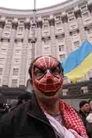 Спайдермен проти Януковича: поговоримо по-українськи?