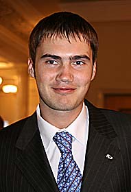 Стюардеса «видавила тюбик» не на того Януковича