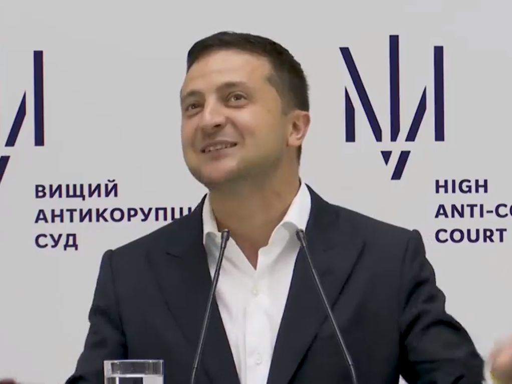 Зеленський пообіцяв Антикорупційному суду допомогти покарати топ-чиновників (відео)