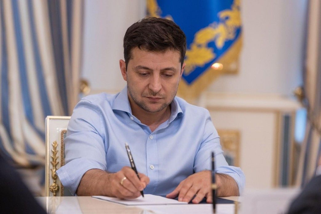 Зеленський підписав закон «про скасування депутатської недоторканності»