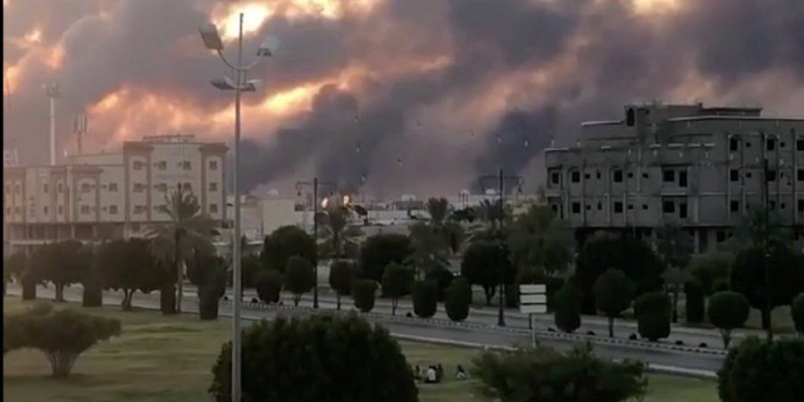 В Саудівській Аравії на найбільших в світі НПЗ прогриміли вибухи(відео)