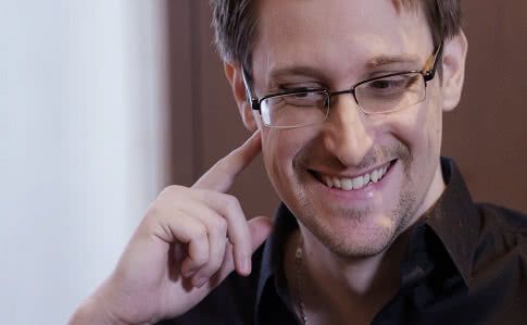 Едвард Сноуден запросив притулок у Франції