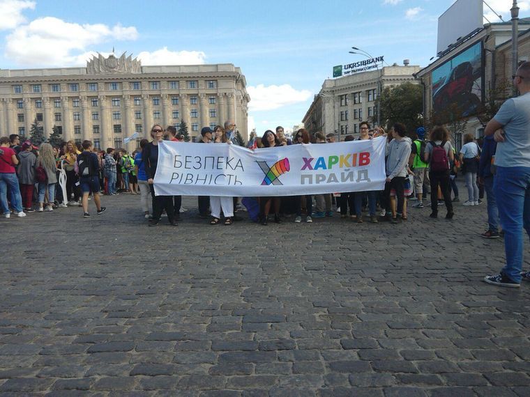 Марш рівності у Харкові закидали яйцями учасники ходи за традиційні цінності