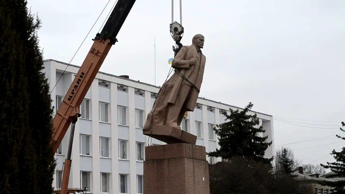 В'ятрович: Декомунізація торкнулася майже тисячі міст і 52 тисяч вулиць(відео)